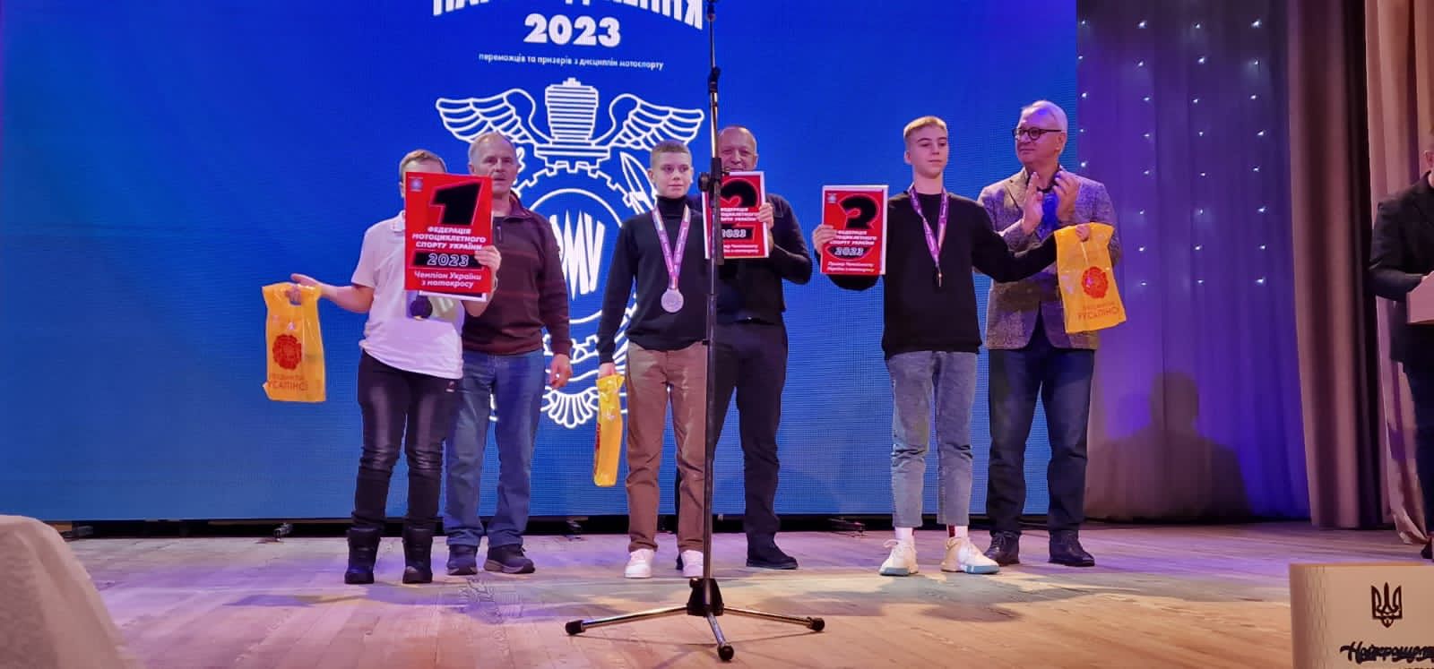 Юні мотоспортсмени отримали нагороди від Благодійного фонду Людмили Русаліної “Разом” за підсумками сезону-2023